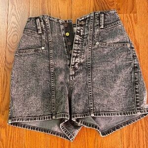 HAPPYXNATURE Ultra High Rise seamed shorts